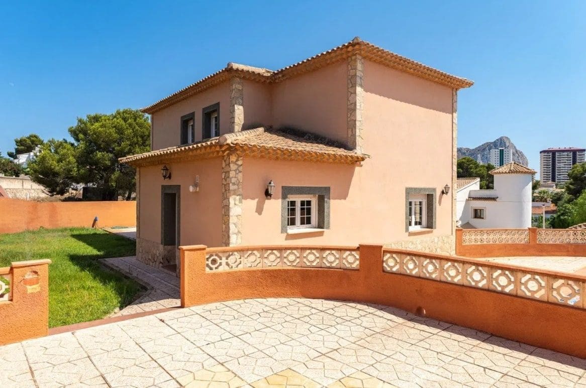 5 sovrum Villa till salu i Calpe / Calp med pool garage - 725 000 € (Ref: 9304890)