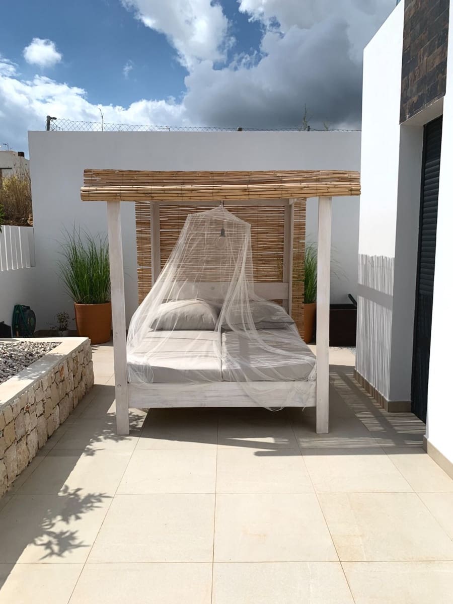 Chalet de 3 habitaciones en Polop en venta con piscina garaje - 495.000 € (Ref: 9312417)