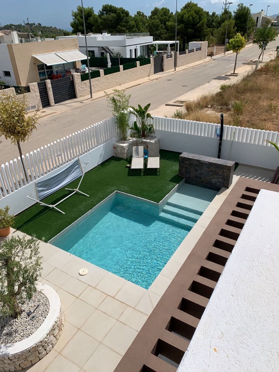 Chalet de 3 habitaciones en Polop en venta con piscina garaje - 495.000 € (Ref: 9312417)