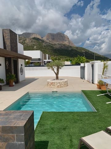 3 soveværelse Villa til salg i Polop med swimmingpool garage - € 495.000 (Ref: 9312417)