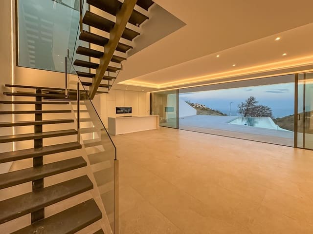 4 bedroom Villa for sale in Altea with pool garage - € 2,250,000 (Ref: 9344409)