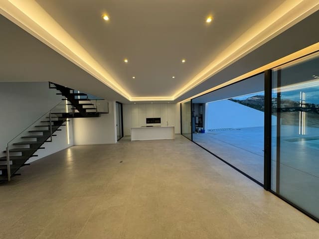 4 bedroom Villa for sale in Altea with pool garage - € 2,250,000 (Ref: 9344409)