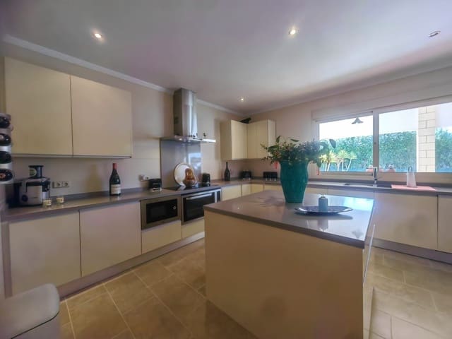 4 bedroom Villa for sale in Cometa - Carrió, Calpe / Calp with pool garage - € 899,500 (Ref: 9346985)