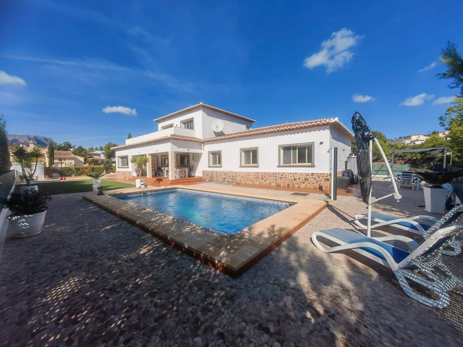 4 slaapkamer Villa te koop in Calpe / Calp met zwembad garage - € 899.500 (Ref: 9346985)