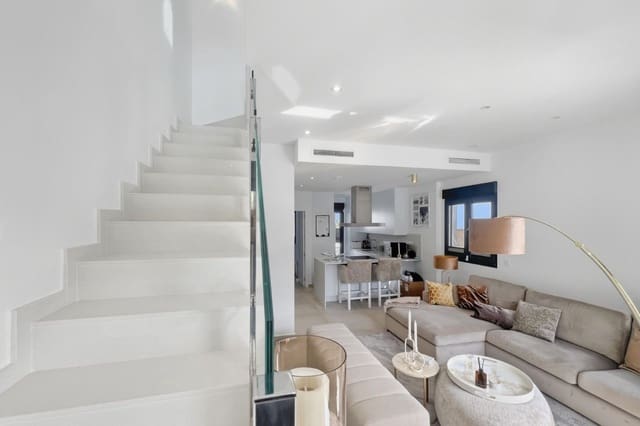 3 bedroom Villa for sale in Polop with pool garage - € 379,000 (Ref: 9400511)