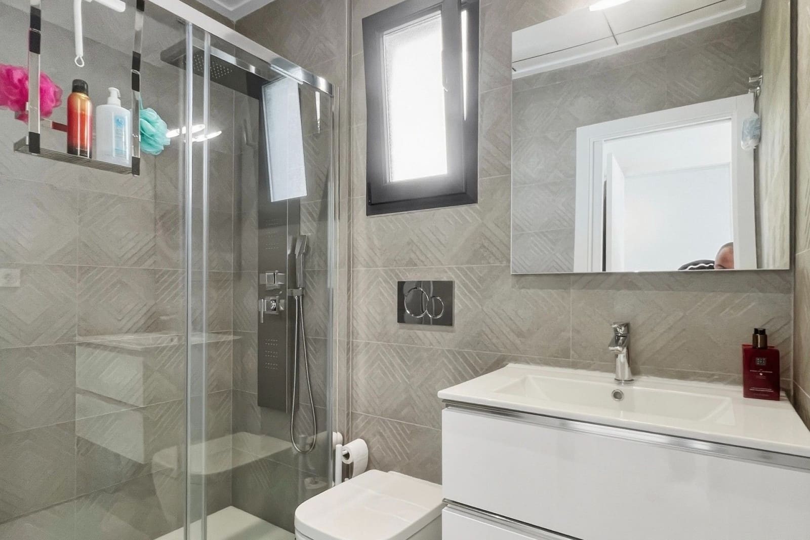 3 bedroom Villa for sale in Polop with pool garage - € 379,000 (Ref: 9400511)