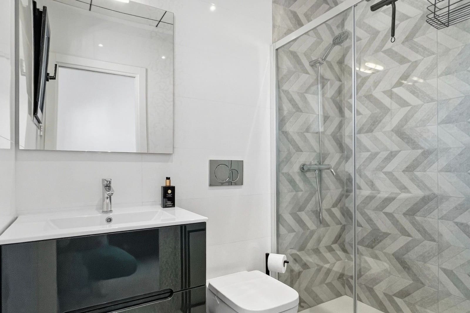 3 bedroom Villa for sale in Polop with pool garage - € 379,000 (Ref: 9400511)