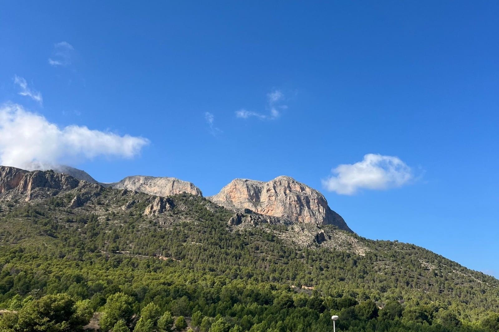 3 bedroom Villa for sale in Polop with pool garage - € 379,000 (Ref: 9400511)