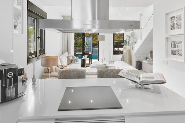 3 bedroom Villa for sale in Polop with pool garage - € 379,000 (Ref: 9400511)