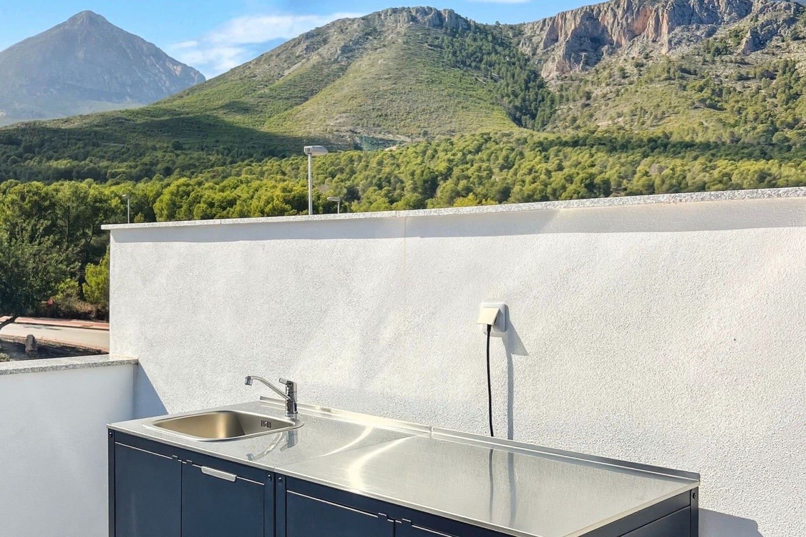 3 bedroom Villa for sale in Polop with pool garage - € 379,000 (Ref: 9400511)