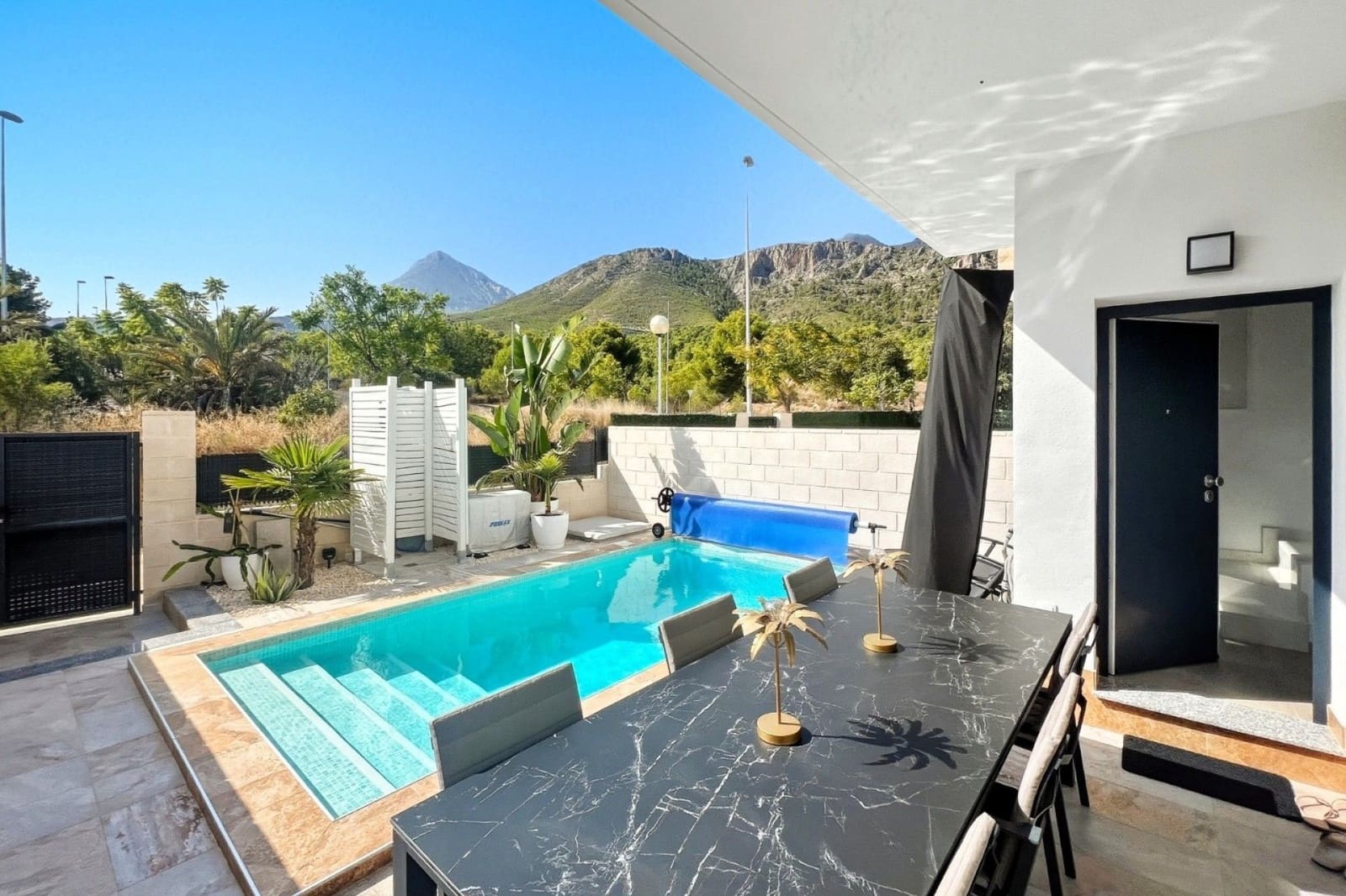 3 bedroom Villa for sale in Polop with pool garage - € 379,000 (Ref: 9400511)