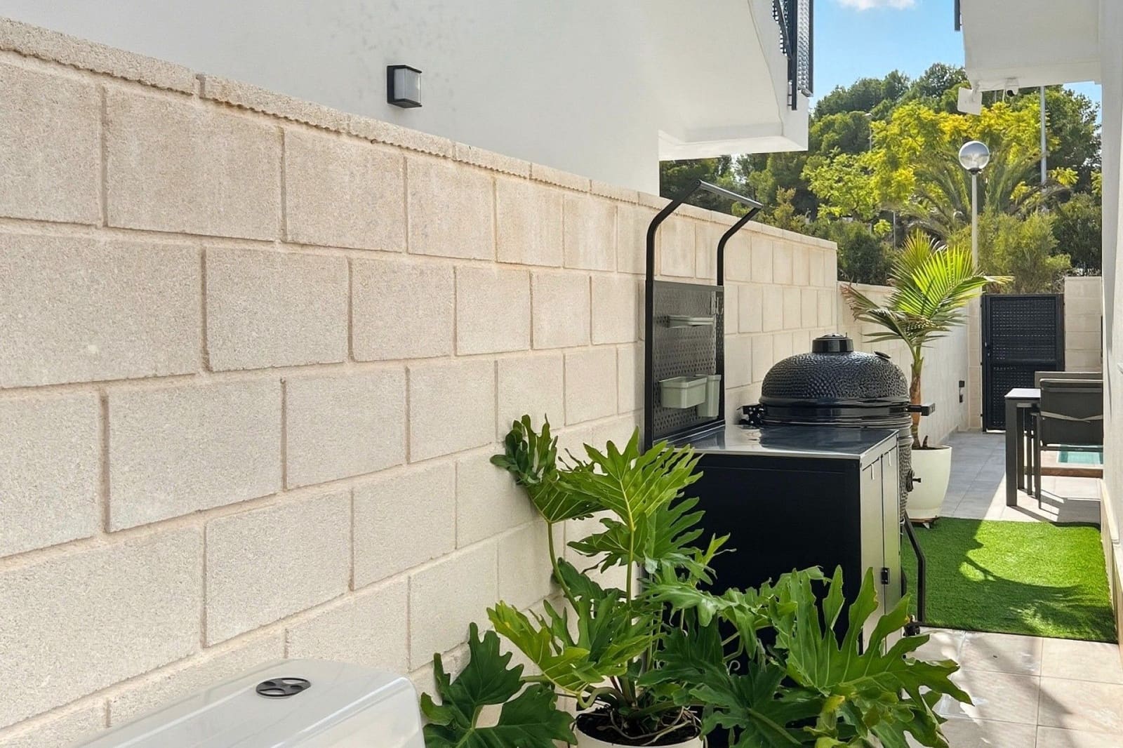 3 bedroom Villa for sale in Polop with pool garage - € 379,000 (Ref: 9400511)