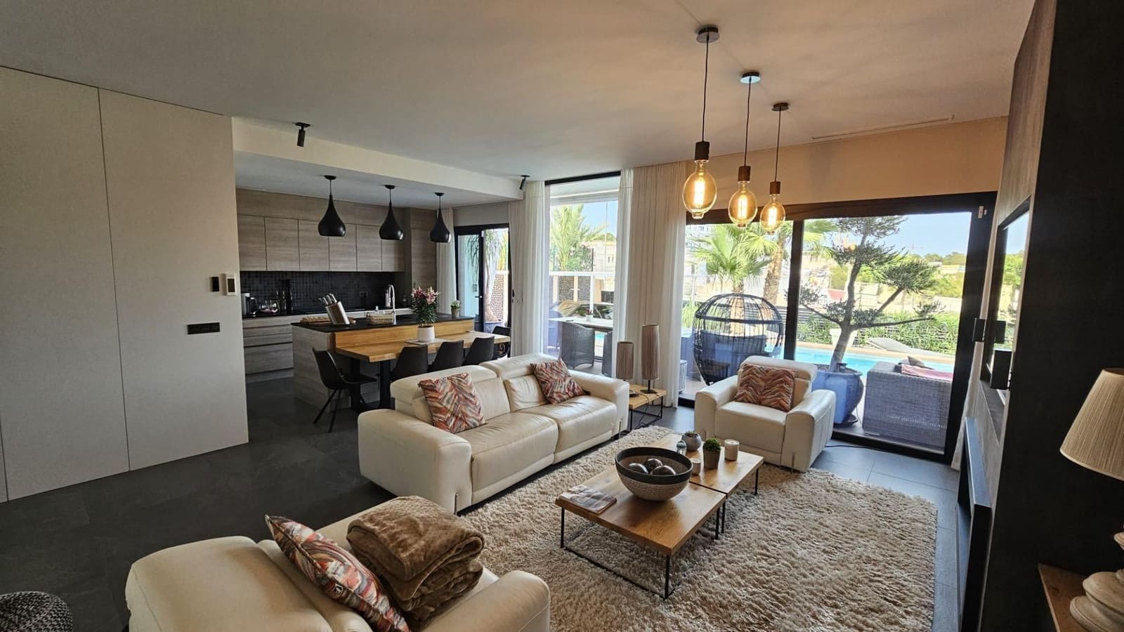 2 makuuhuone Huvila myytävänä paikassa Finestrat mukana uima-altaan 
autotalli - 675 000 € (Ref: 9410669)