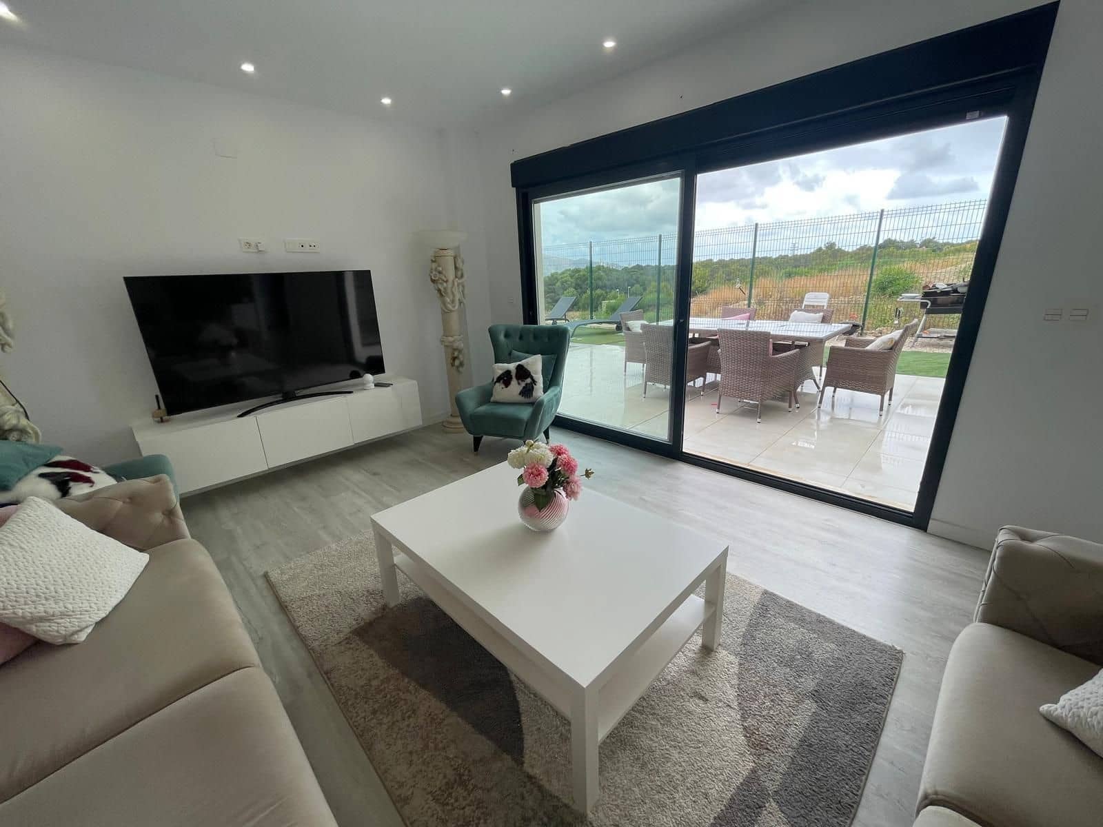 3 makuuhuone Huvila vuokrattavana paikassa Alfaz del Pi / L'Alfas del Pi mukana uima-altaan 
autotalli - 2 800 € (Ref: 9422037)