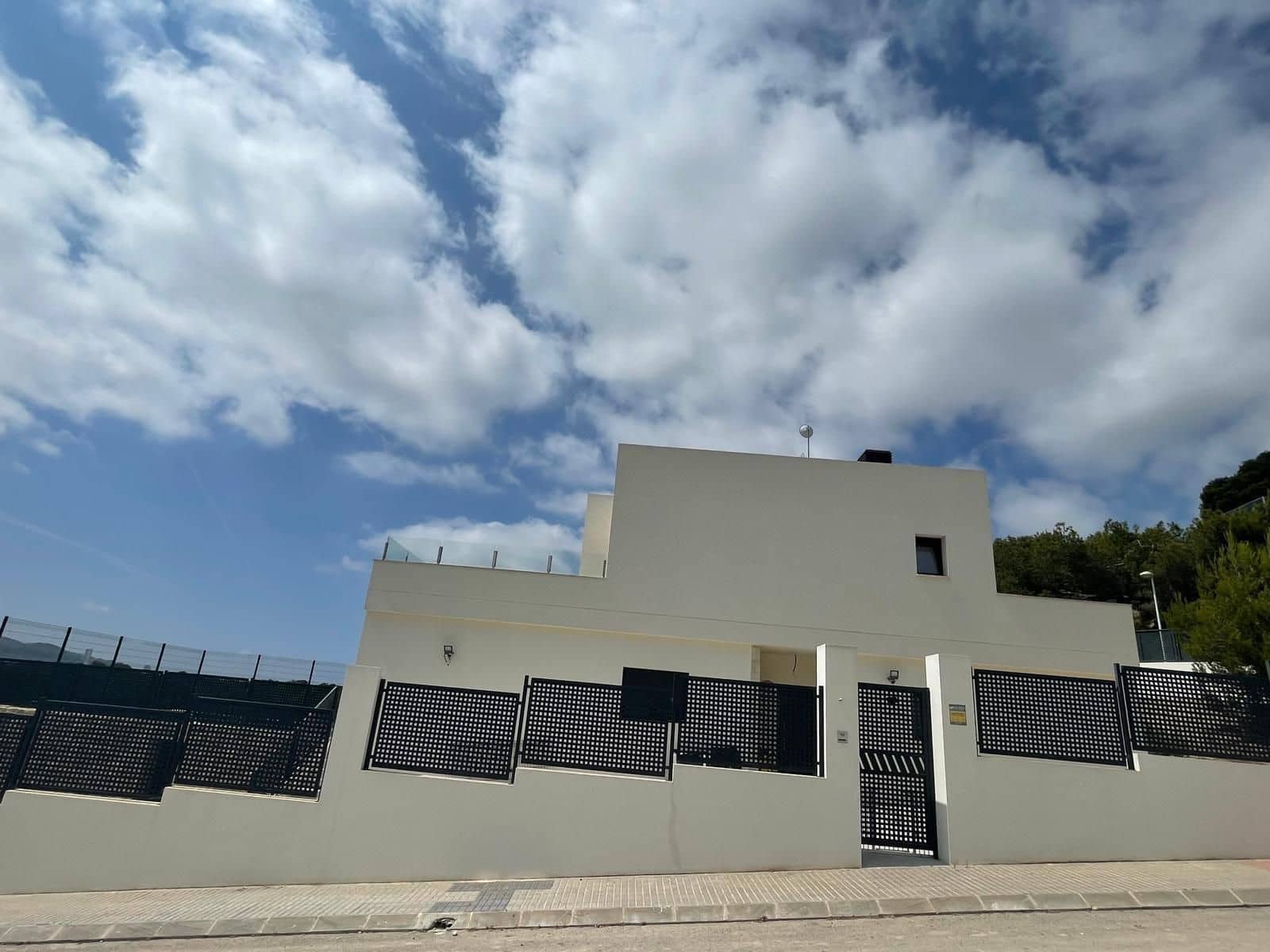 3 makuuhuone Huvila vuokrattavana paikassa Alfaz del Pi / L'Alfas del Pi mukana uima-altaan 
autotalli - 2 800 € (Ref: 9422037)