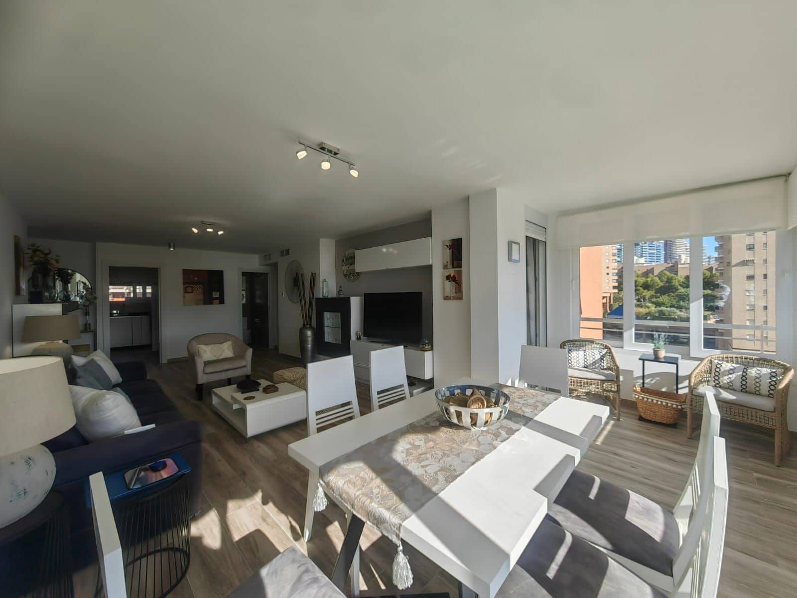 3 sypialnia Apartament na sprzedaż w Benidorm z basenem garażem - 485 000 € (Ref: 9426936)