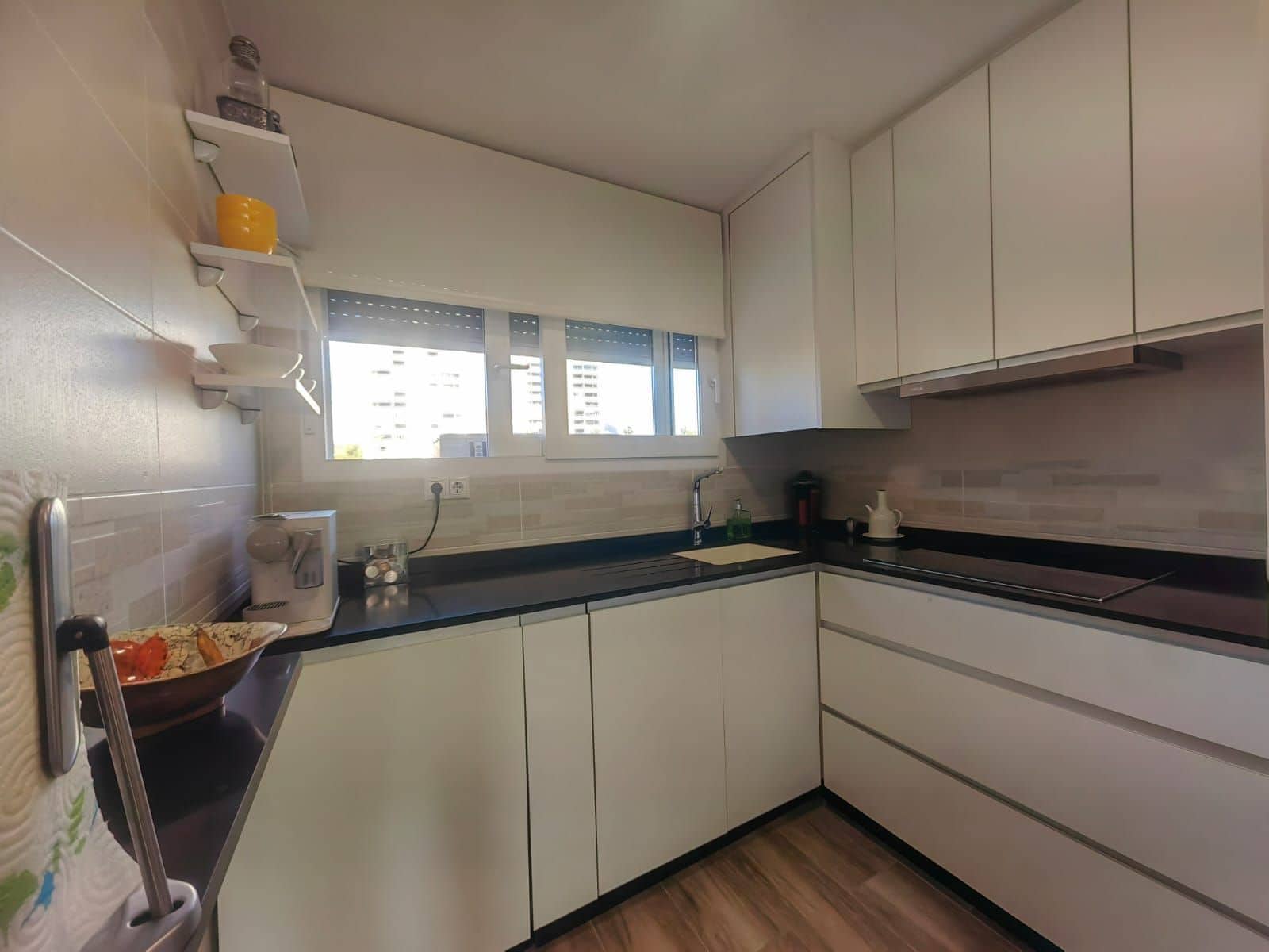 3 sypialnia Apartament na sprzedaż w Benidorm z basenem garażem - 485 000 € (Ref: 9426936)