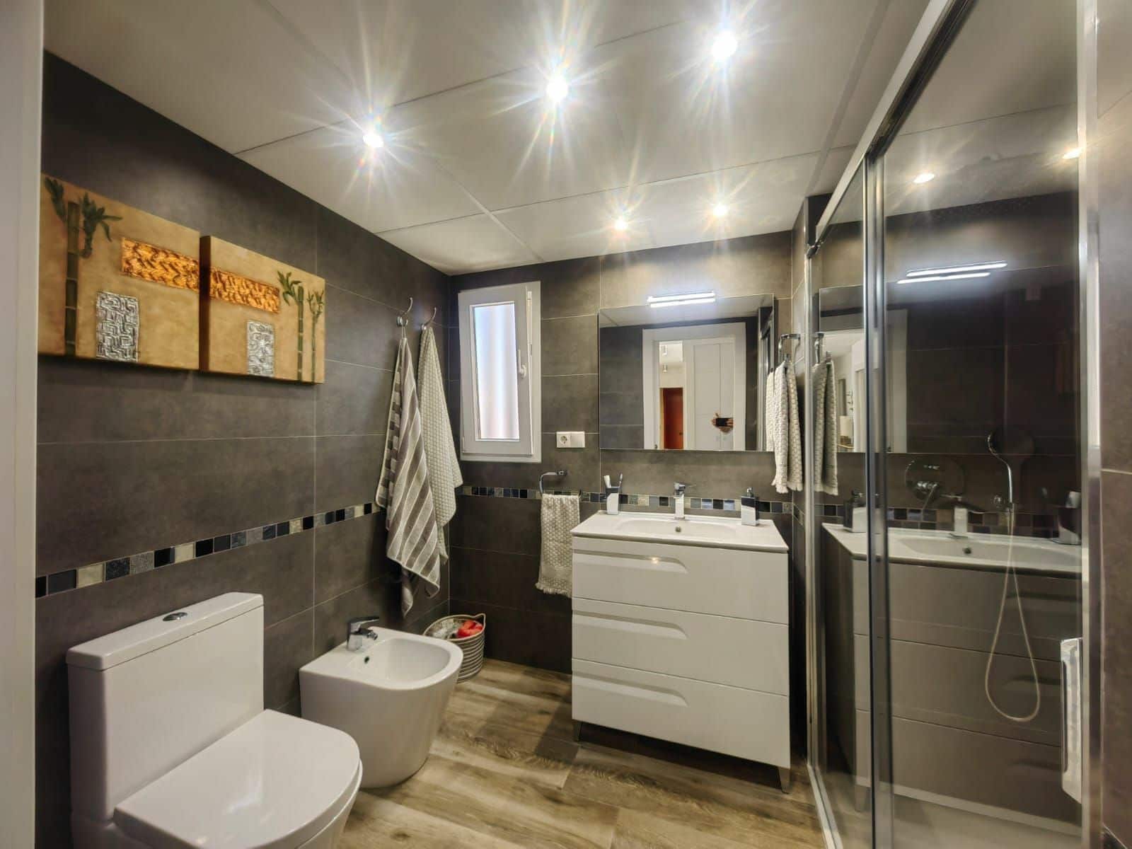 3 sypialnia Apartament na sprzedaż w Benidorm z basenem garażem - 485 000 € (Ref: 9426936)