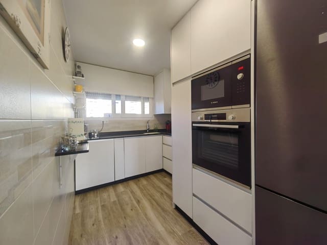 3 quarto Apartamento para venda em Playa Poniente, Benidorm com piscina garagem - 485 000 € (Ref: 9426936)