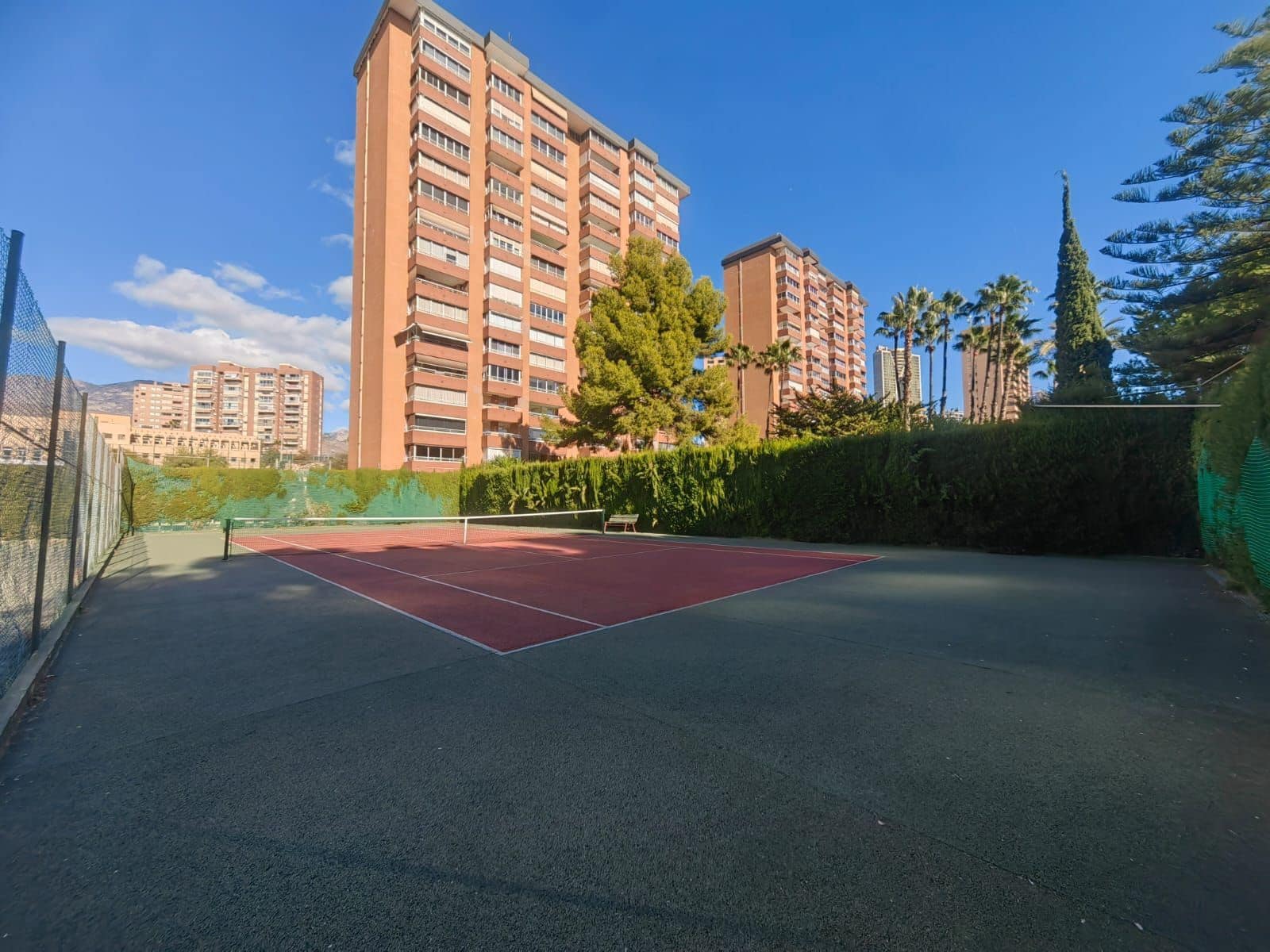 3 sypialnia Apartament na sprzedaż w Benidorm z basenem garażem - 485 000 € (Ref: 9426936)