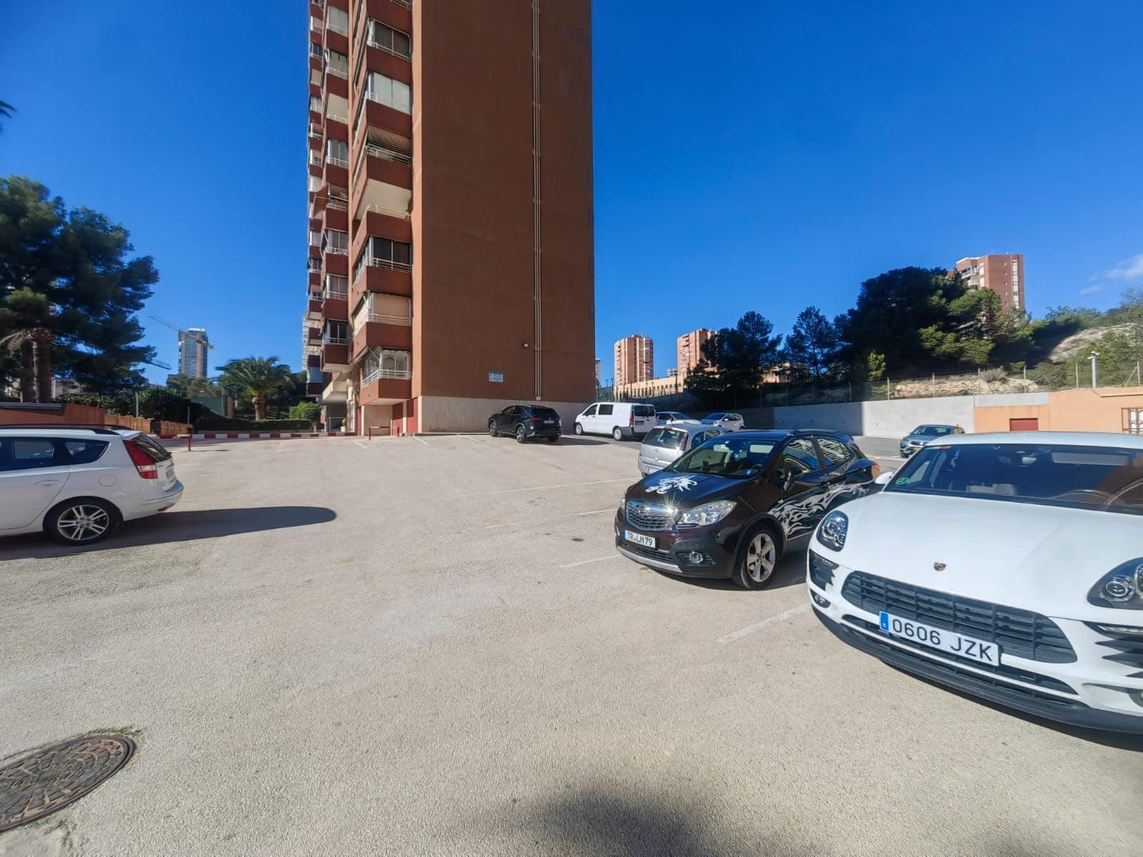 3 sypialnia Apartament na sprzedaż w Benidorm z basenem garażem - 485 000 € (Ref: 9426936)