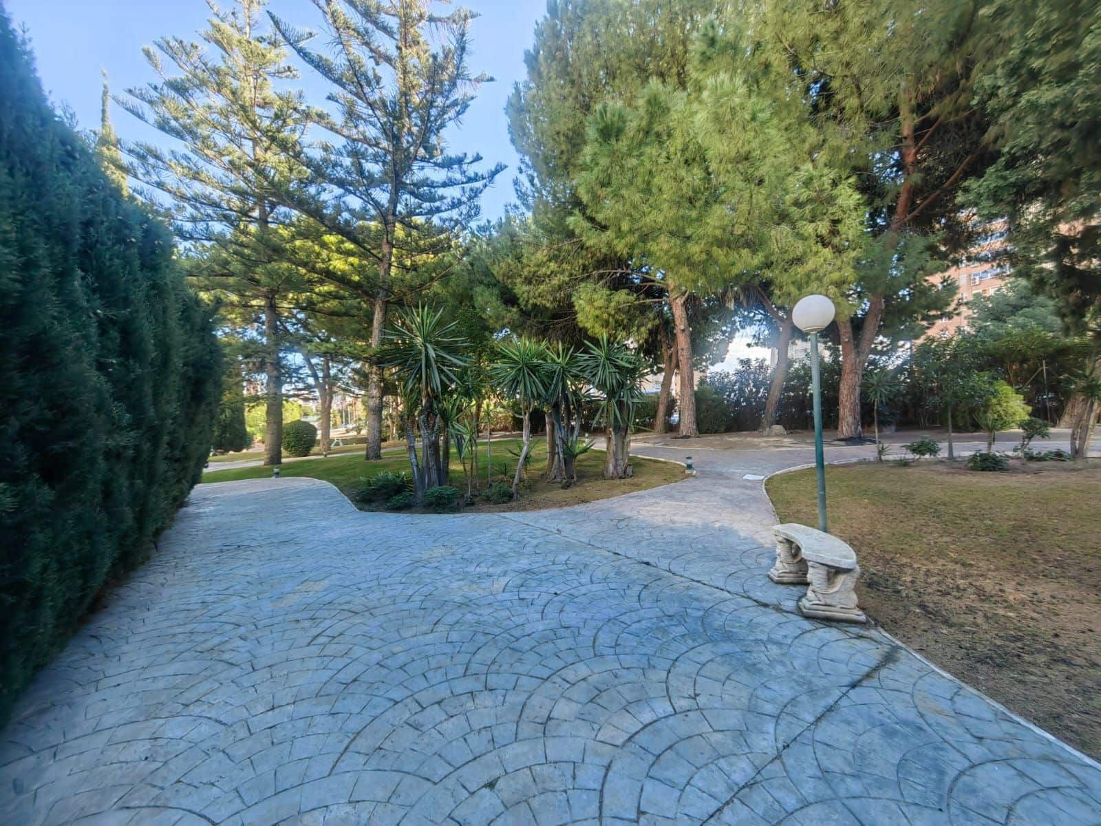 3 sypialnia Apartament na sprzedaż w Benidorm z basenem garażem - 485 000 € (Ref: 9426936)