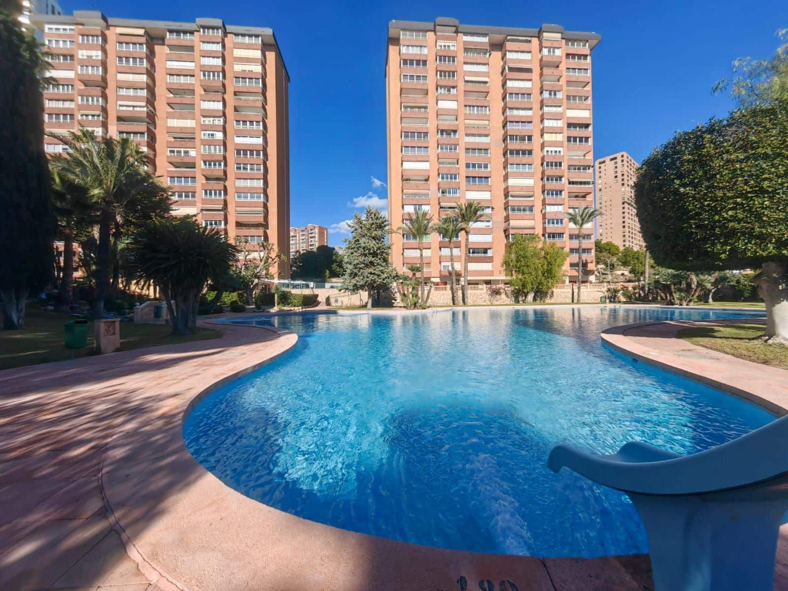 3 sypialnia Apartament na sprzedaż w Benidorm z basenem garażem - 485 000 € (Ref: 9426936)