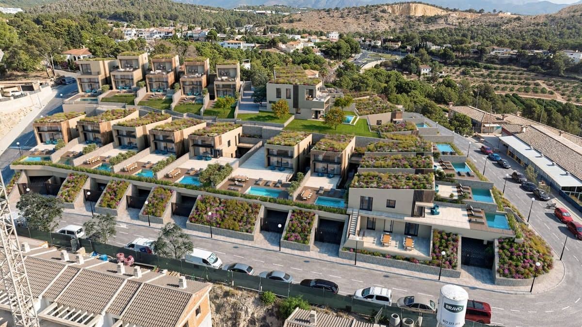 Chalet de 3 habitaciones en La Nucia en venta con piscina garaje - 776.971 € (Ref: 9461815)