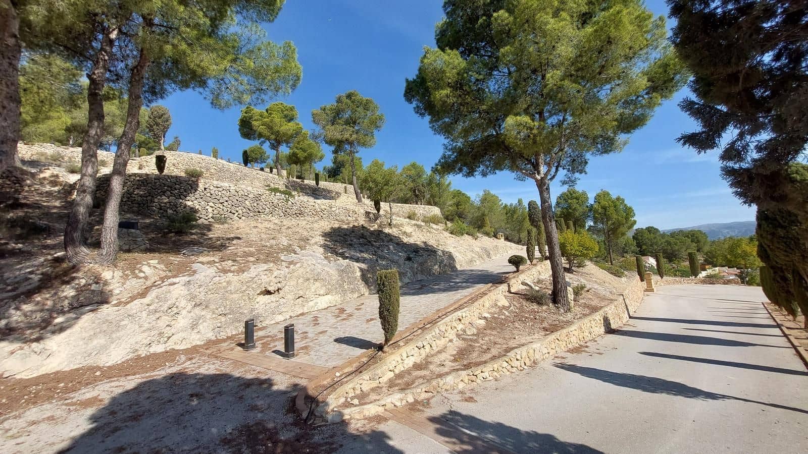 Chalet de 3 habitaciones en La Nucia en venta con piscina garaje - 776.971 € (Ref: 9461815)