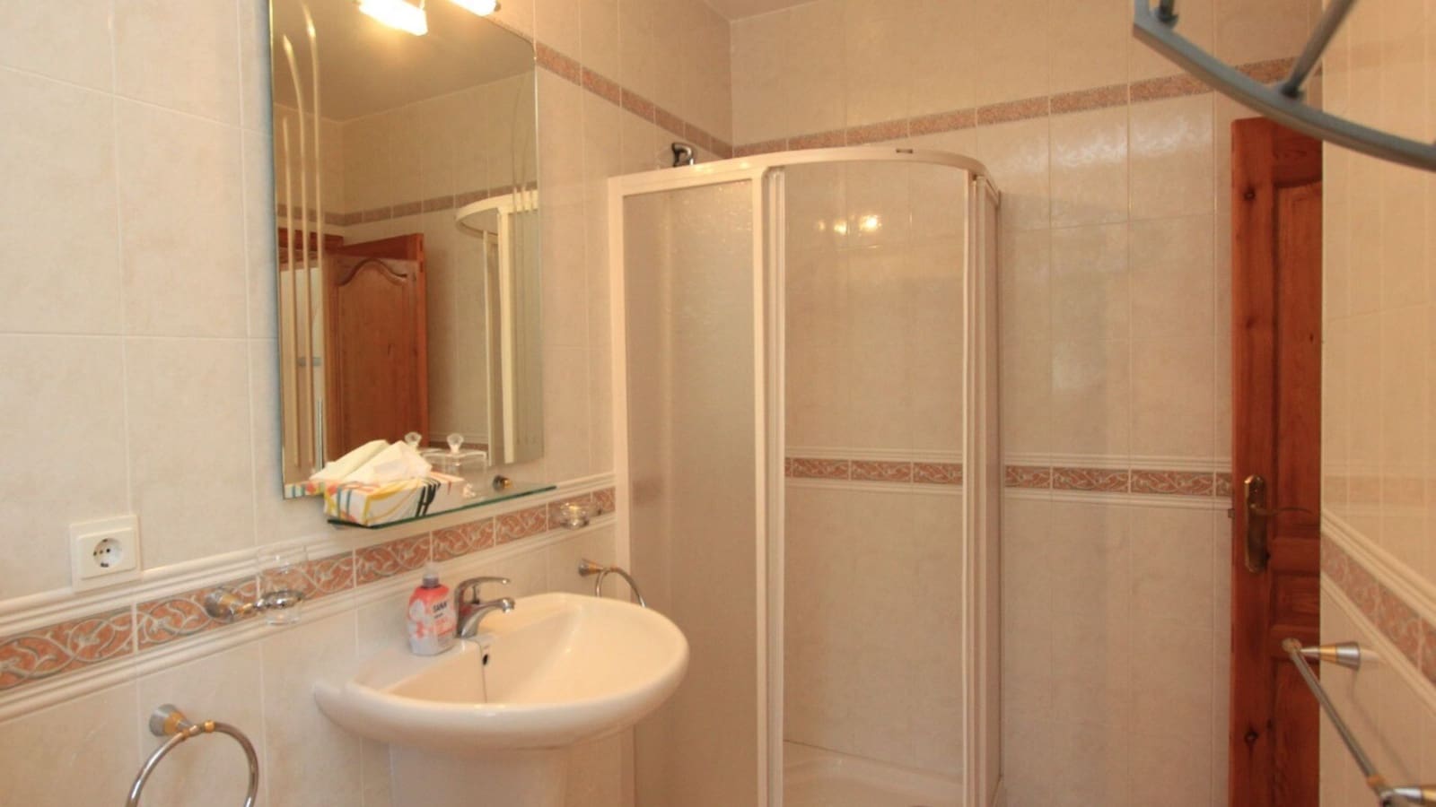 5 makuuhuone Huvila myytävänä paikassa La Nucia mukana uima-altaan 
autotalli - 690 000 € (Ref: 9461817)