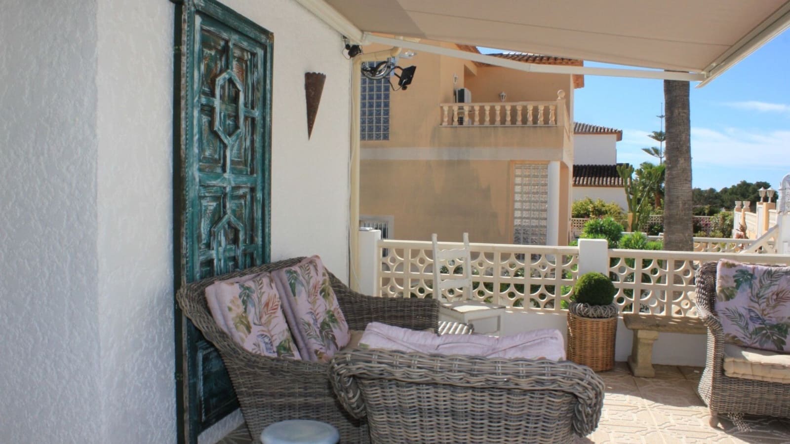 5 makuuhuone Huvila myytävänä paikassa La Nucia mukana uima-altaan 
autotalli - 690 000 € (Ref: 9461817)