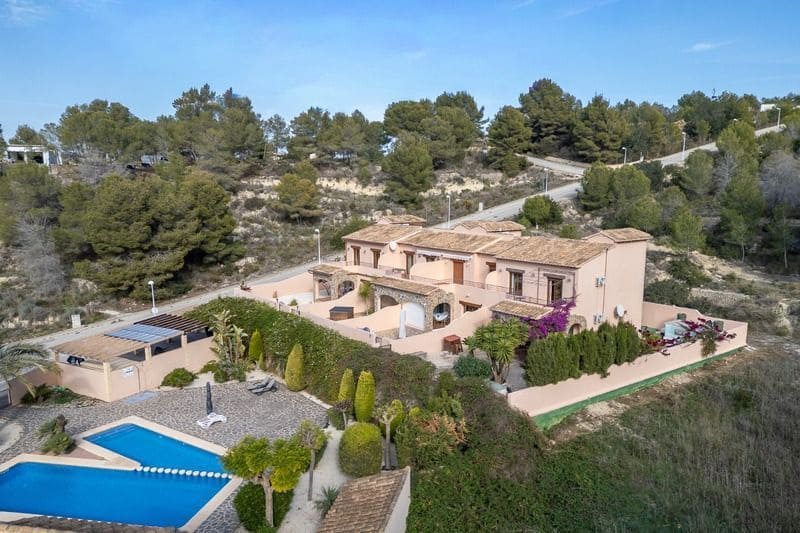 3 sovrum Villa till salu i Calpe / Calp med pool garage - 330 000 € (Ref: 9465442)