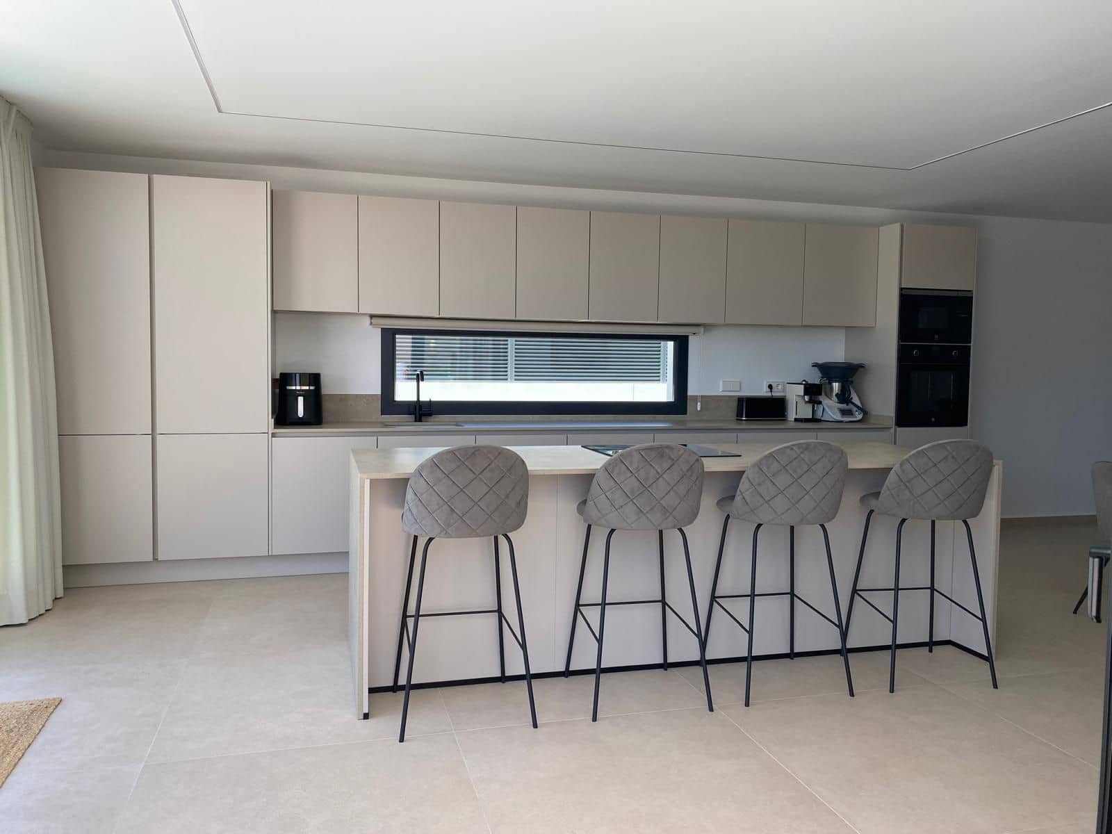 Chalet de 4 habitaciones en La Nucia en venta con piscina garaje - 1.175.000 € (Ref: 9540879)