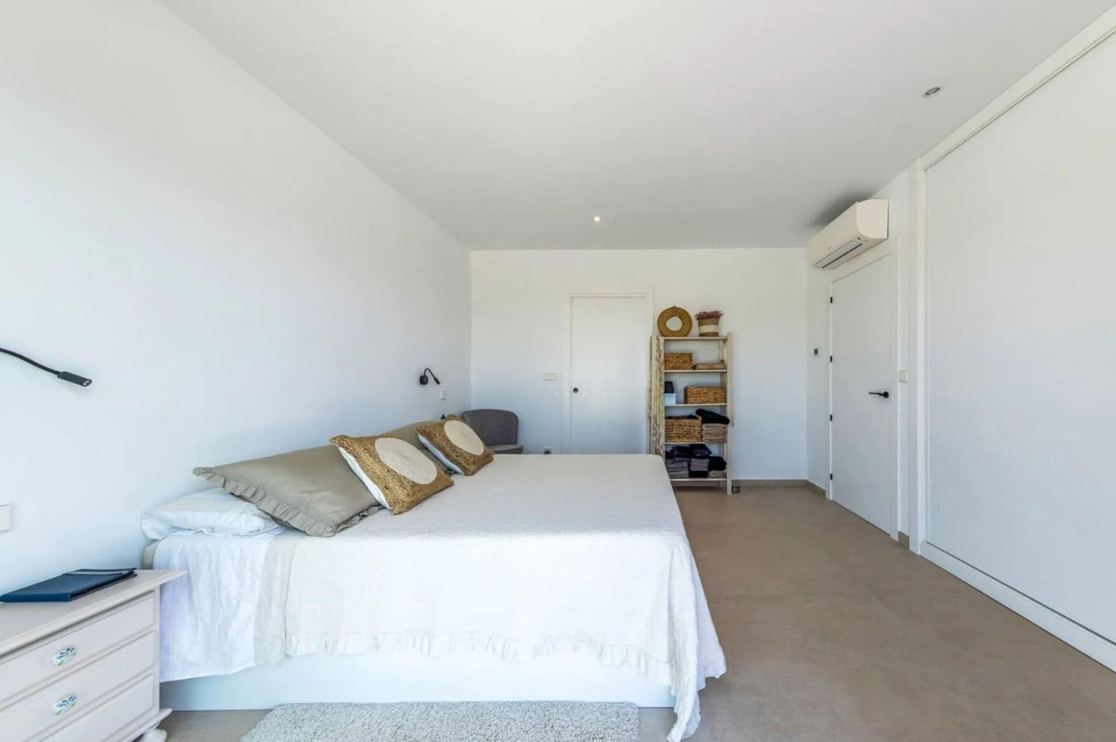 Chalet de 4 habitaciones en La Nucia en venta con piscina garaje - 1.175.000 € (Ref: 9540879)