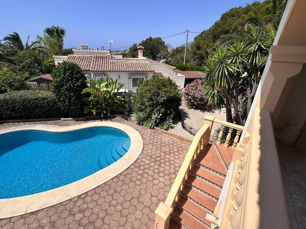 3 soveværelse Villa til salg i Calpe / Calp med swimmingpool garage - € 650.000 (Ref: 9543126)