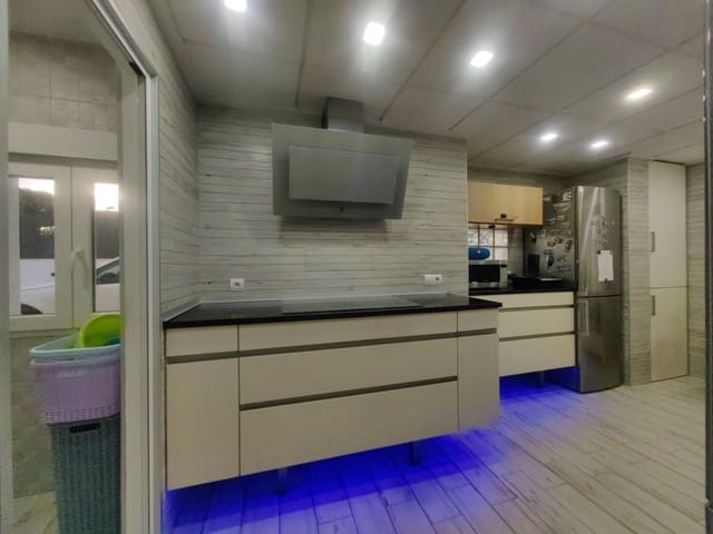 4 soveværelse Villa til salg i Barranco Hondo - Varadero  , La Nucia med swimmingpool garage - € 599.000 (Ref: 9543127)