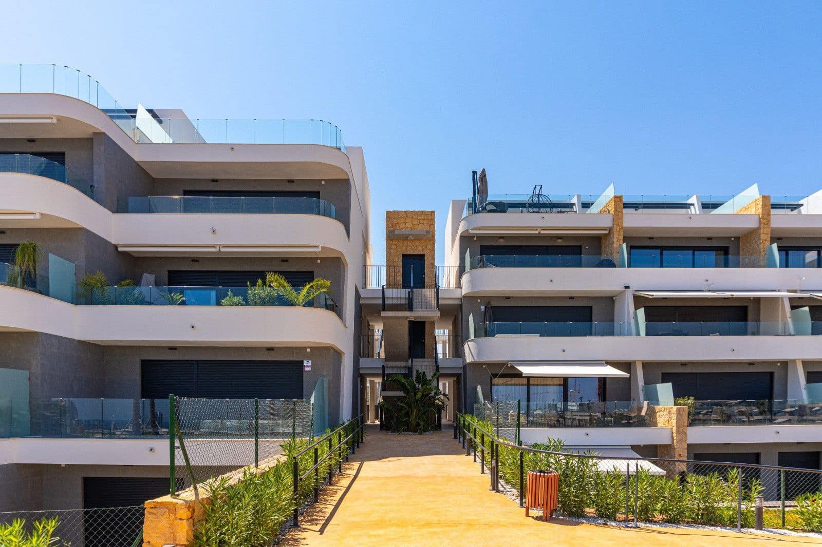 Apartamento de 3 habitaciones en Finestrat en venta con piscina garaje - 570.000 € (Ref: 9634016)