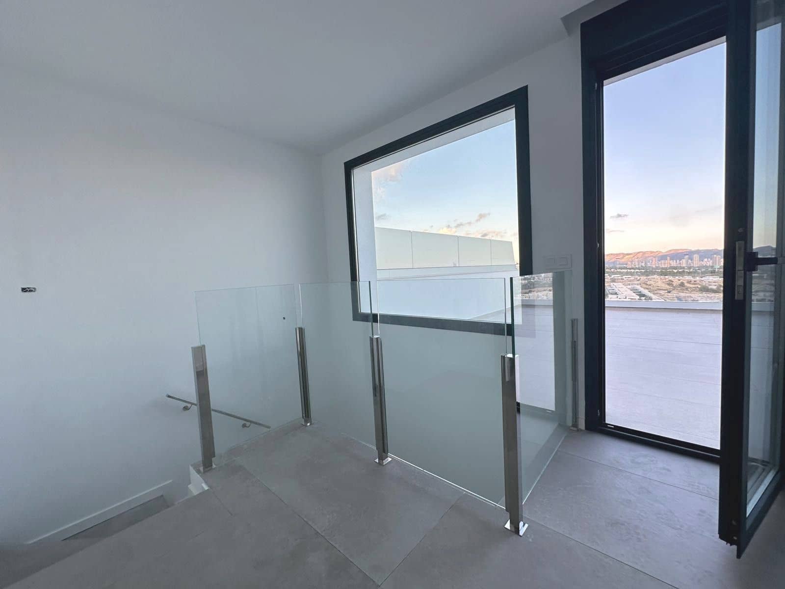 Apartamento de 3 habitaciones en Finestrat en venta con piscina garaje - 570.000 € (Ref: 9634016)