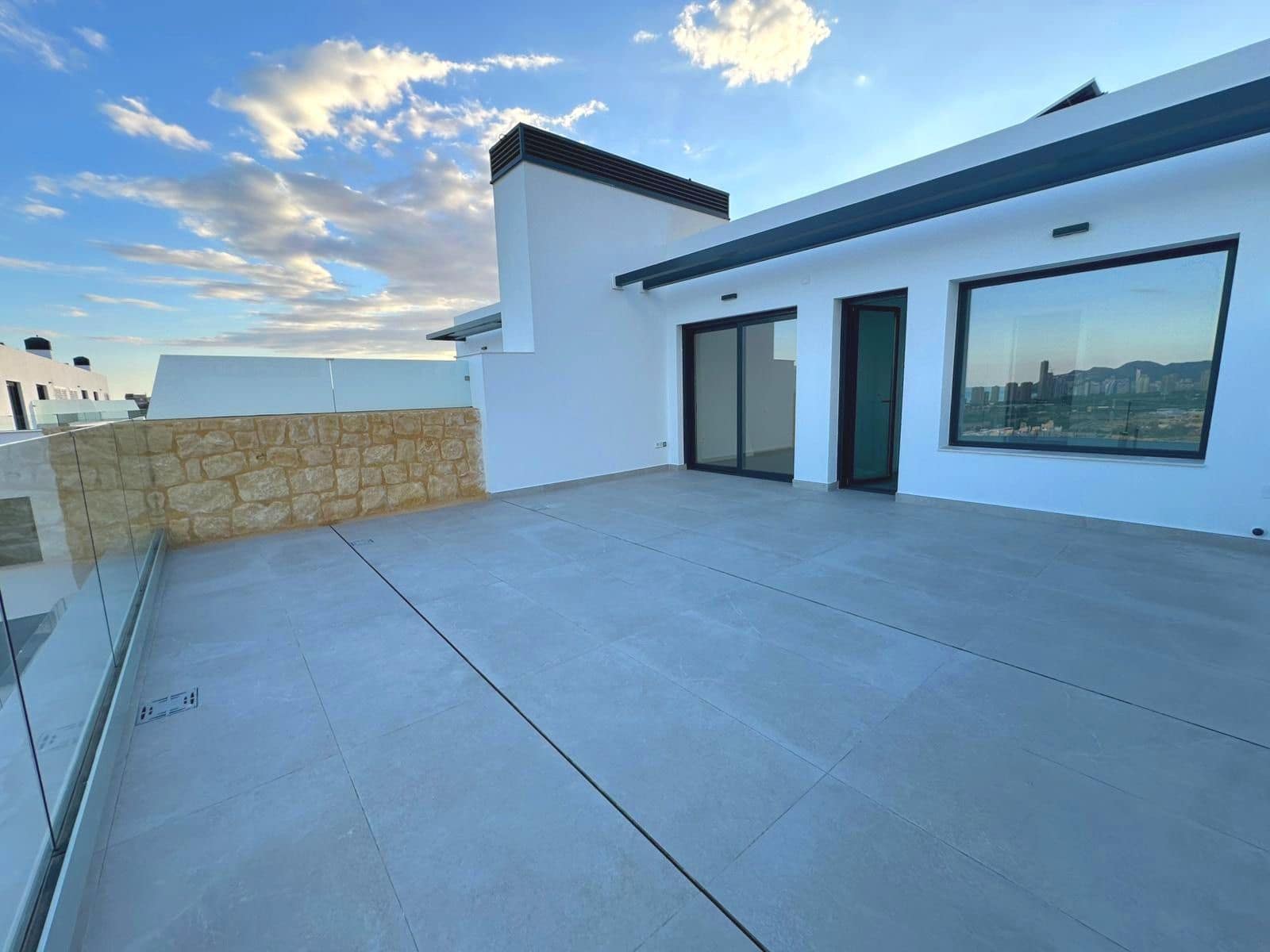 Apartamento de 3 habitaciones en Finestrat en venta con piscina garaje - 570.000 € (Ref: 9634016)