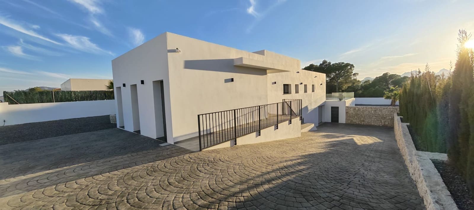 3 soveværelse Villa til salg i La Nucia med swimmingpool garage - € 1.170.000 (Ref: 9634017)