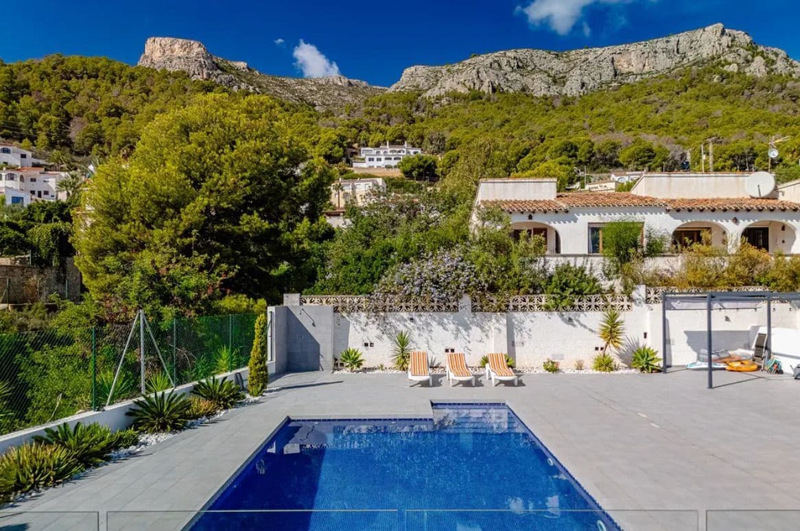 2 soveværelse Villa til salg i Calpe / Calp med swimmingpool garage - € 650.000 (Ref: 9644563)