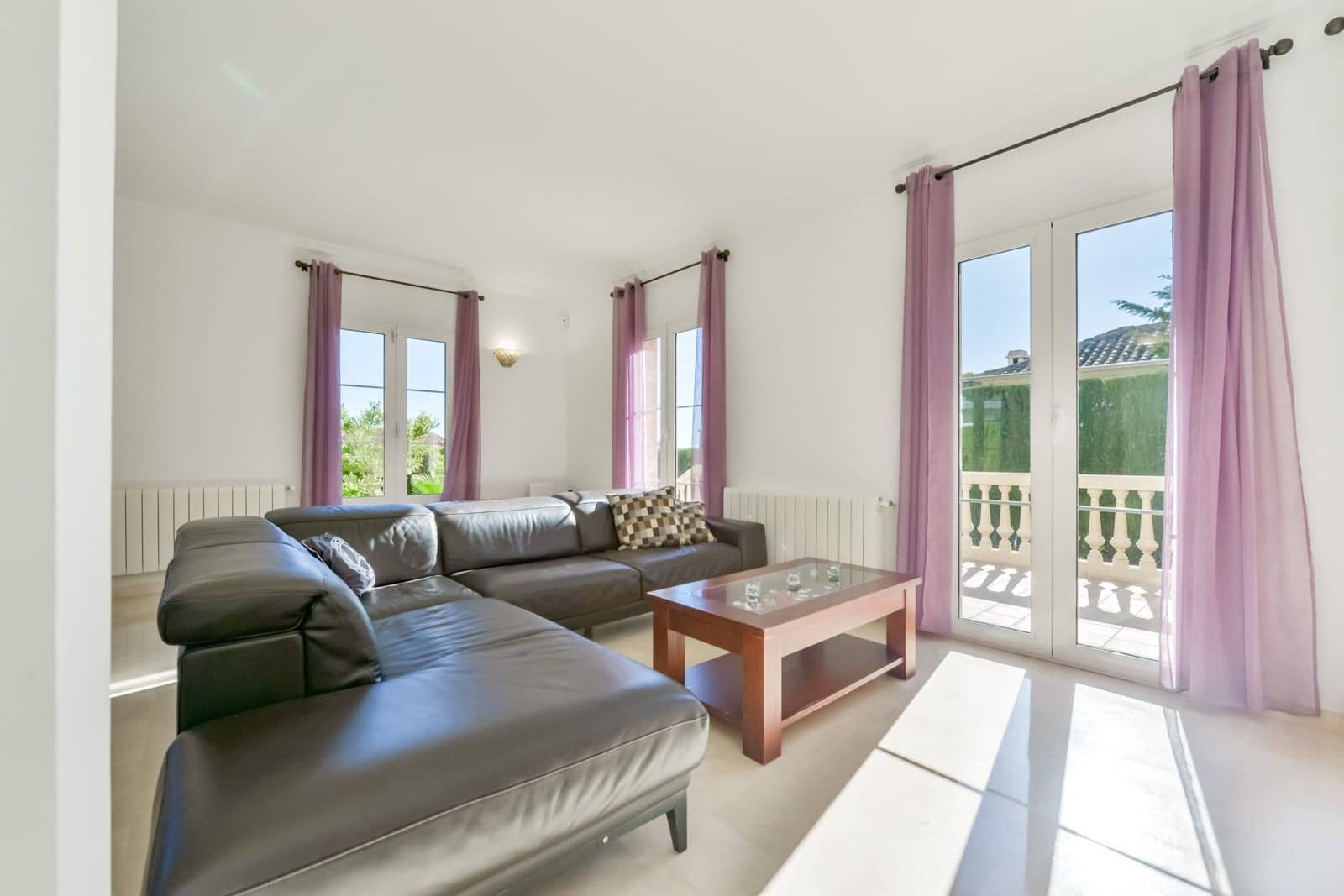 4 bedroom Villa for sale in Finestrat with pool garage - € 950,000 (Ref: 9651702)