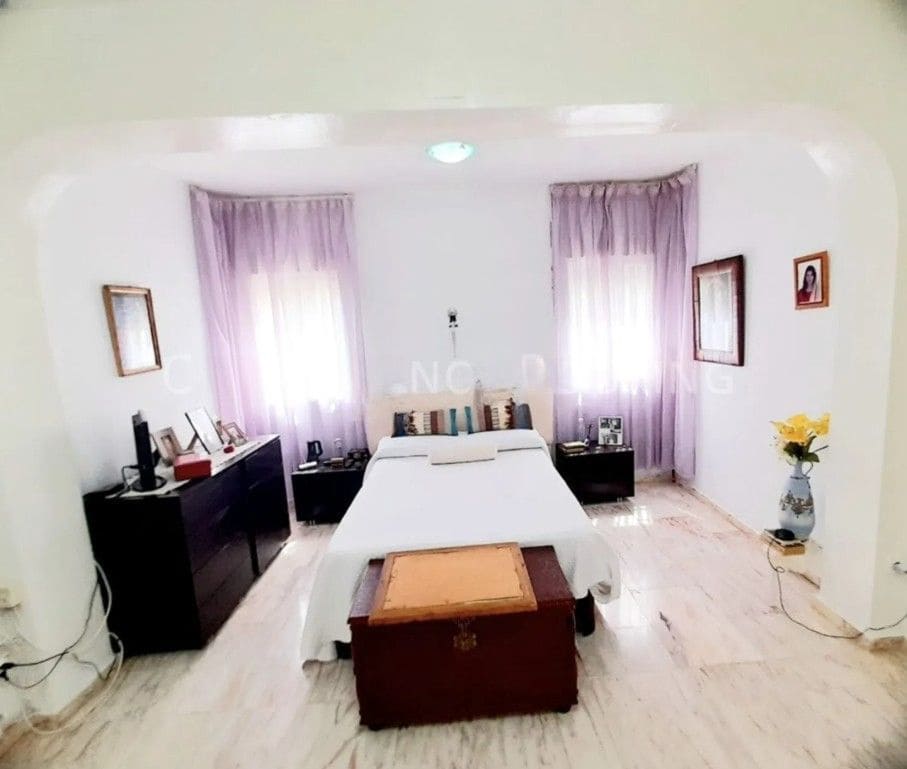 4 bedroom Villa for sale in Alfaz del Pi / L'Alfas del Pi with pool garage - € 620,000 (Ref: 9655735)