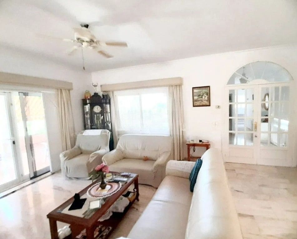 4 bedroom Villa for sale in Alfaz del Pi / L'Alfas del Pi with pool garage - € 620,000 (Ref: 9655735)