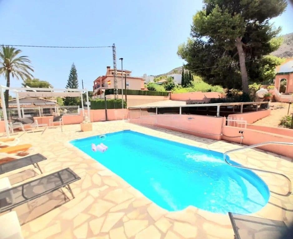 4 bedroom Villa for sale in Alfaz del Pi / L'Alfas del Pi with pool garage - € 620,000 (Ref: 9655735)