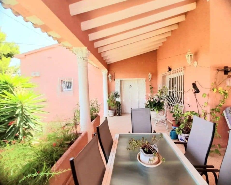 4 bedroom Villa for sale in Alfaz del Pi / L'Alfas del Pi with pool garage - € 620,000 (Ref: 9655735)