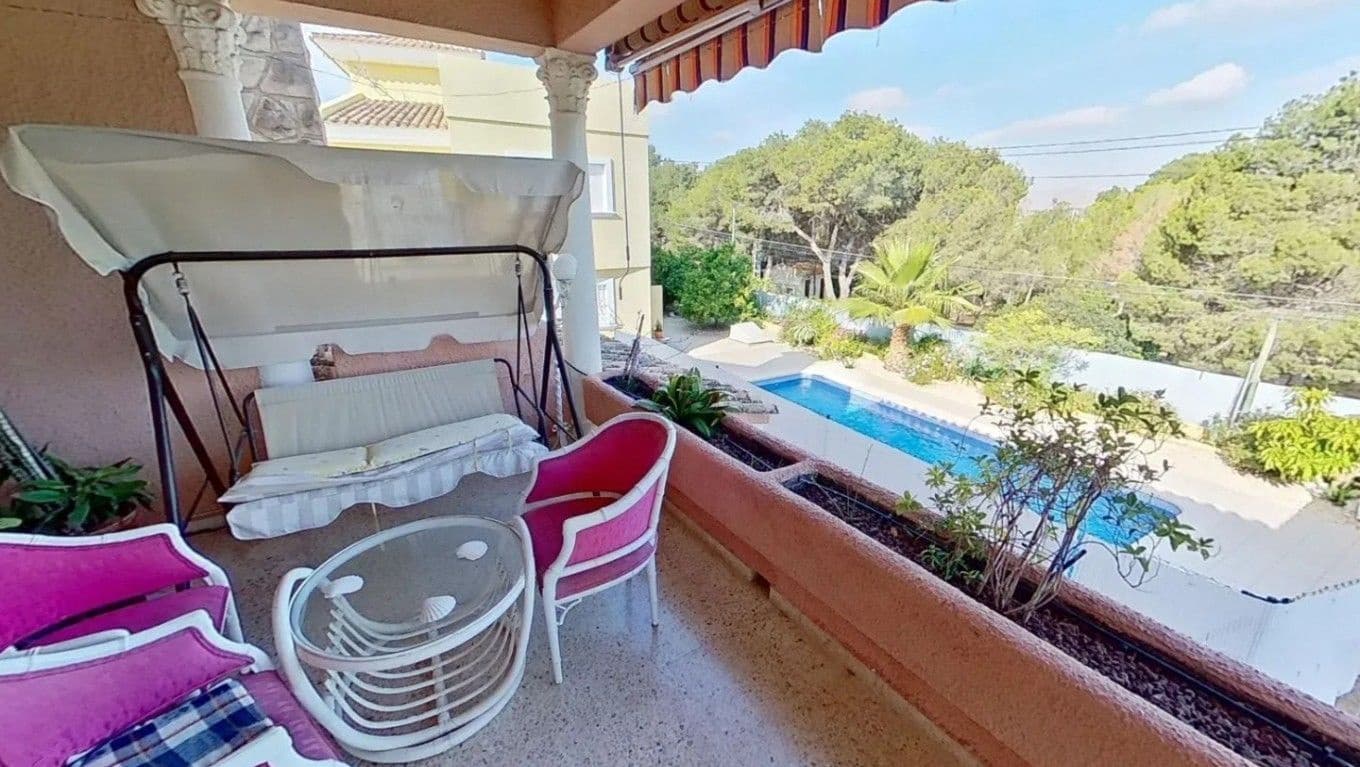 4 bedroom Villa for sale in Alfaz del Pi / L'Alfas del Pi with pool garage - € 620,000 (Ref: 9655735)