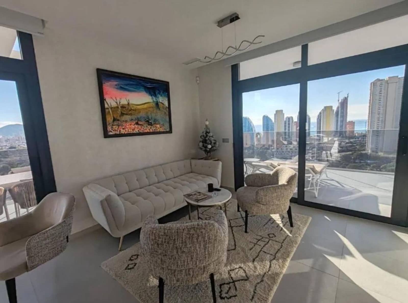 Apartamento de 3 habitaciones en Benidorm en venta con piscina garaje - 595.000 € (Ref: 9745229)