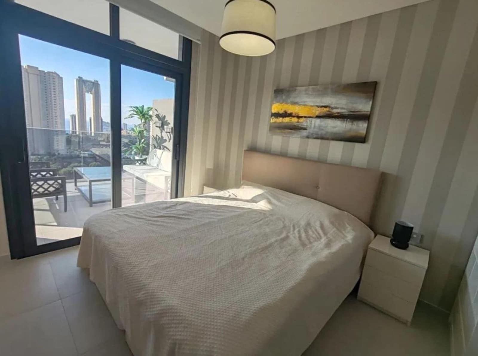 Apartamento de 3 habitaciones en Benidorm en venta con piscina garaje - 595.000 € (Ref: 9745229)