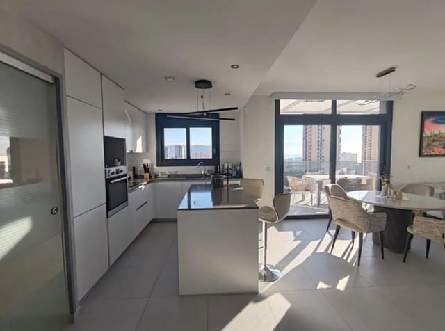 Apartamento de 3 habitaciones en Via Parque, Benidorm en venta con piscina garaje - 595.000 € (Ref: 9745229)